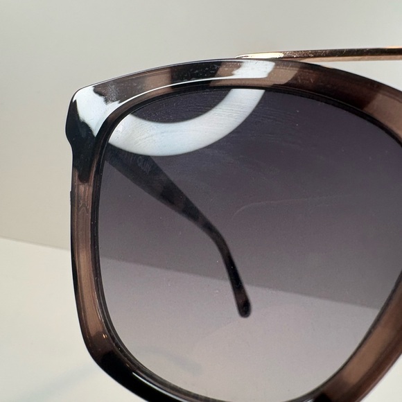 QUAY SUNGLASSES “SWEET DREAMS” 125 - Quay Australia Tortoise Shell sunglasses - Picture 10 of 16